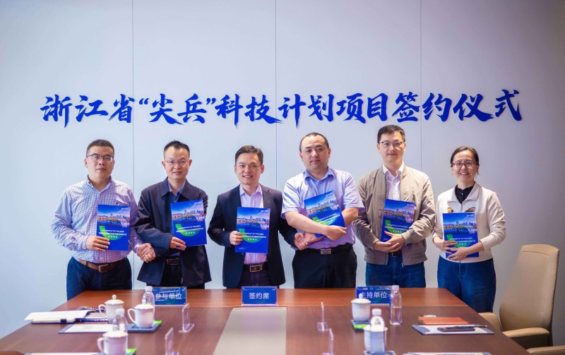 1745547399575000Lt1R.jpg 0I4A2222.jpg